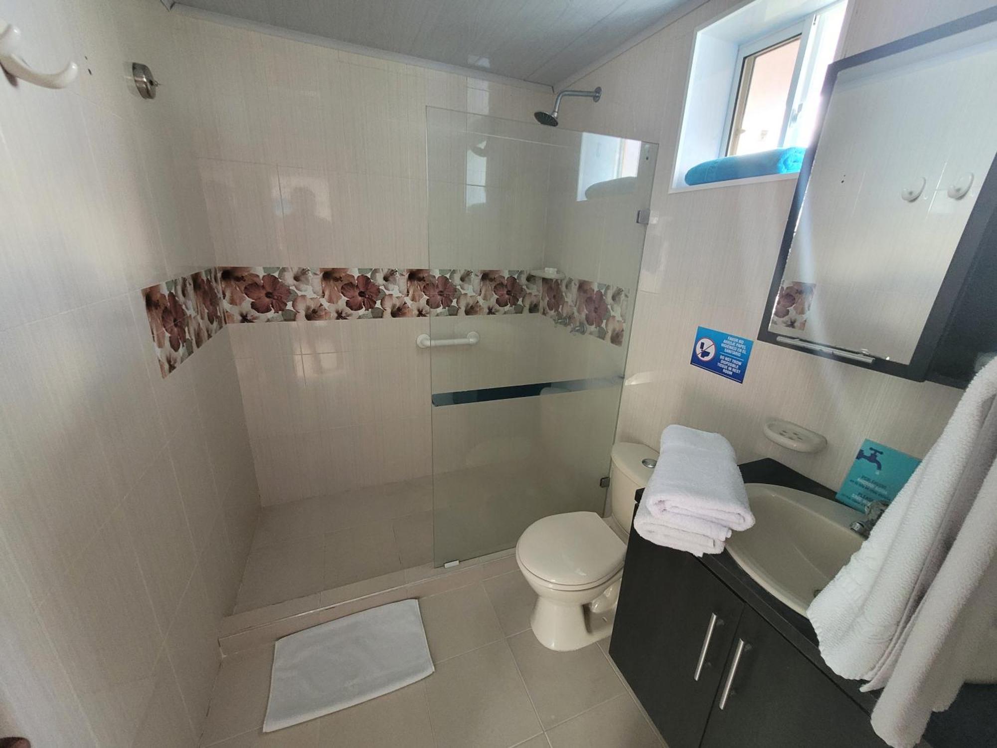 Fresh Water Bay Hotel Posada Del Mar חדר תמונה
